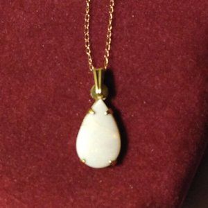 Vintage Opal Teardrop Necklace 10KT Gold